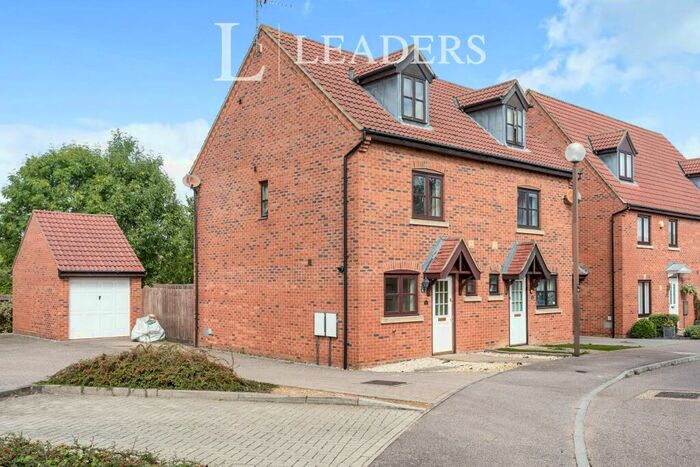 3 Bedroom Town House To Rent In Westcroft, Milton Keynes, MK4