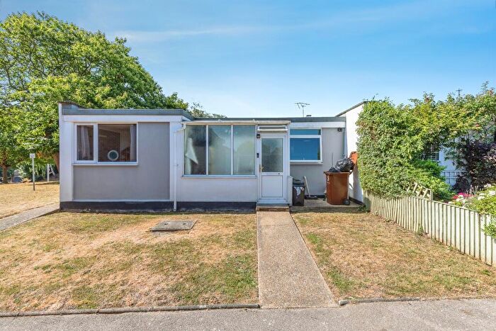 2 Bedroom Terraced Bungalow For Sale In Kyetop Walk, Gillingham, ME8