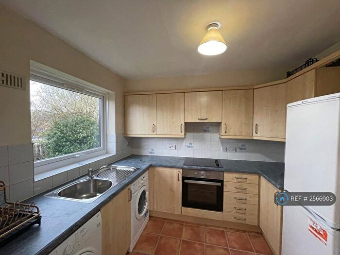 2 Bedroom Flat To Rent In Jasmine Gardens, Harrow, HA2