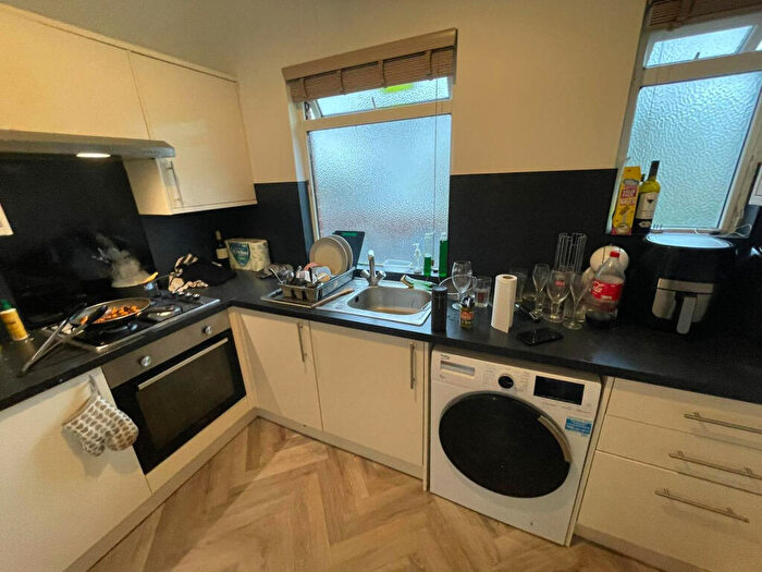 4 Bedroom House To Rent In Cardigan Road, Leeds, LS6