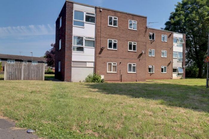 2 Bedroom Flat To Rent In Maple Grove, Stafford, ST17