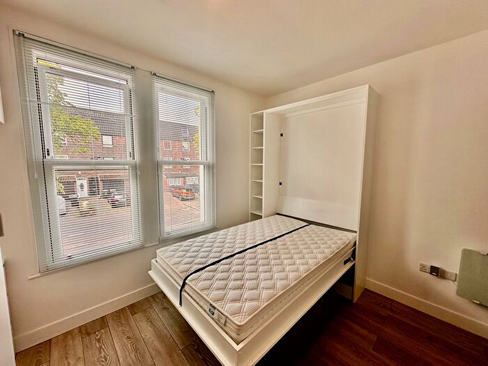 Studio To Rent In Gilmore Rd, SE13