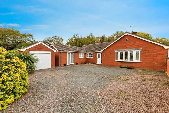 4 Bedroom Bungalow For Sale In Broadway, Crowland, Peterborough, Lincolnshire, PE6