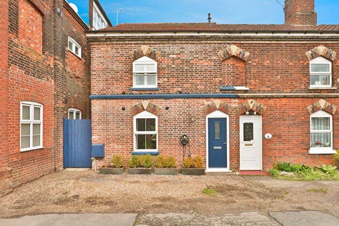 3 Bedroom End Of Terrace House For Sale In Malthouse Cottages, Dereham, NR20