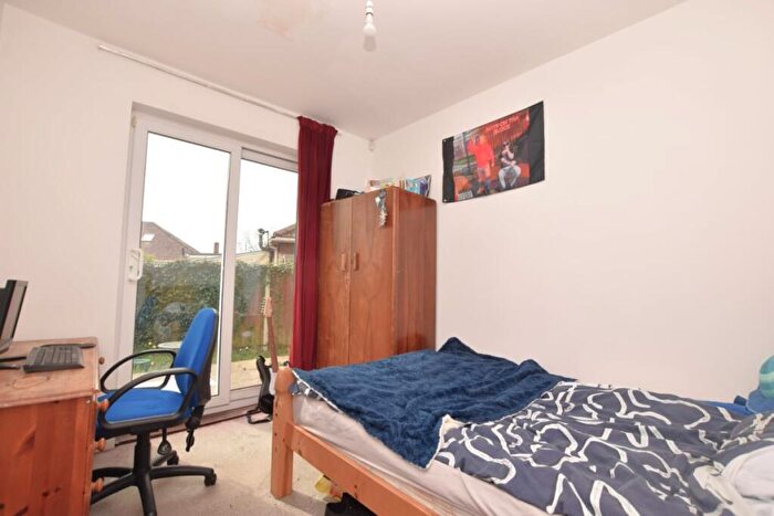 6 Bedroom Detached House To Rent In Manor Road, Bristol, BS16