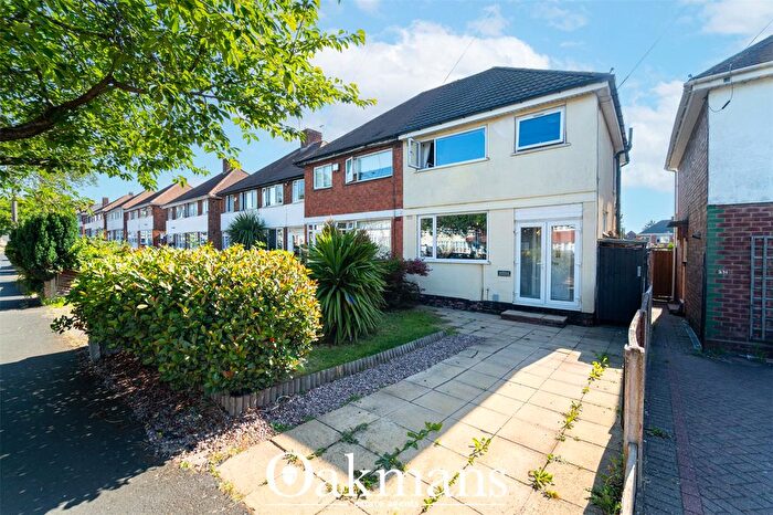 3 Bedroom Semi Detached House For Sale In Church Road, Sheldon, Birmingham, West Midlands, B26