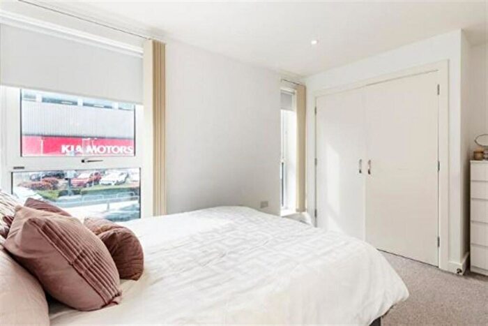 1 Bedroom Flat To Rent In Zenith Close, NW9