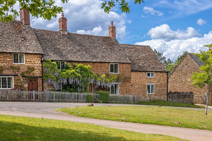 5 Bedroom Semi-Detached House For Sale In Church End, Swerford, Chipping Norton, OX7