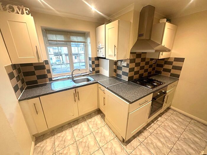 2 Bedroom Maisonette To Rent In Appledore Avenue, Ruislip, HA4