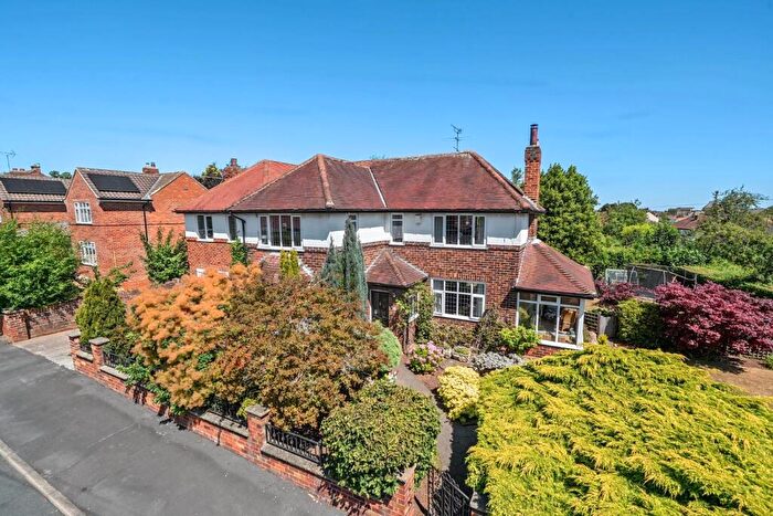 5 Bedroom Detached House For Sale In Golf Links Crescent, Tadcaster, North Yorkshire, LS24
