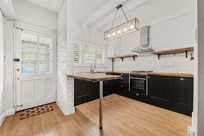 2 Bedroom End Of Terrace House For Sale In Oakhill Road, Sutton, SM1