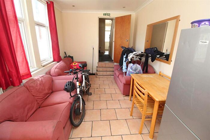 1 Bedroom House To Rent In Whitchurch Road, Cardiff, CF14