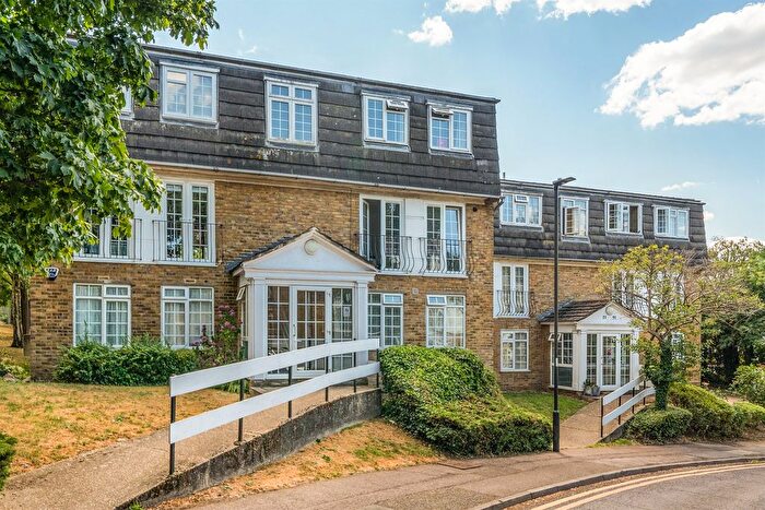 1 Bedroom Flat For Sale In Crofton Way, Enfield, EN2