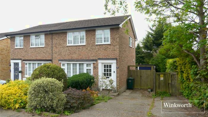 3 Bedroom End Of Terrace House To Rent In Newlands Place, Barnet, EN5