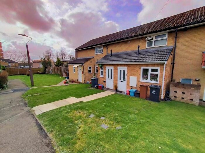1 Bedroom Maisonette To Rent In Linkways, Stevenage, SG1