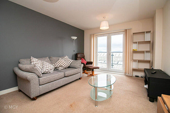 2 Bedroom Apartment To Rent In Overstone Court, Cardiff Bay, CF10