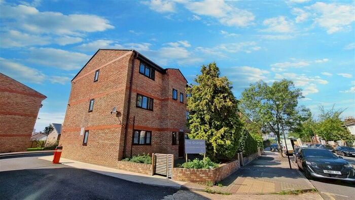 2 Bedroom Flat To Rent In Chobham Road, Stratford, E15