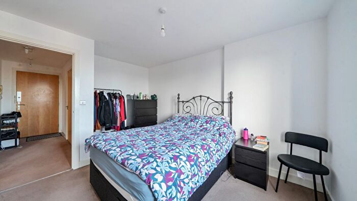 1 Bedroom Flat For Sale In Poppy Drive, London, EN3