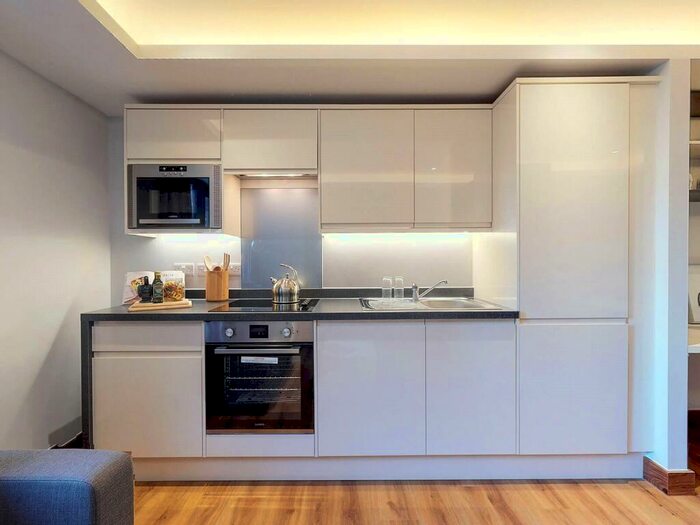 Apartment To Rent In Apt, Oasis Residence #, LS2