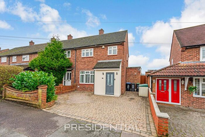 2 Bedroom Semi Detached House For Sale In Honeycroft, Loughton, IG10