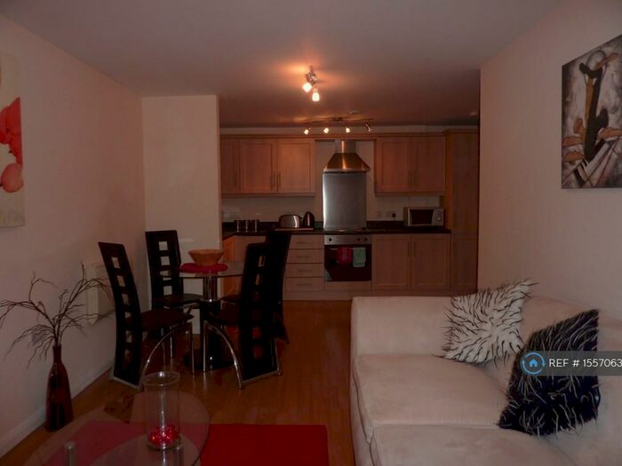 2 Bedroom Flat To Rent In Peel Mills, Morley, Leeds, LS27