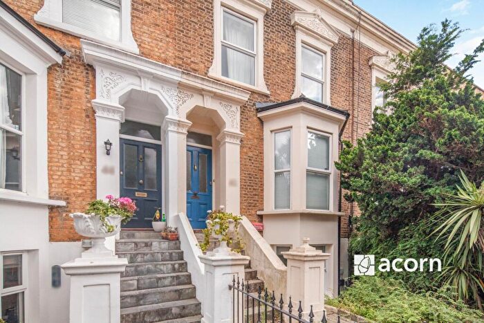 2 Bedroom Flat To Rent In Fenwick Road Peckham, SE15