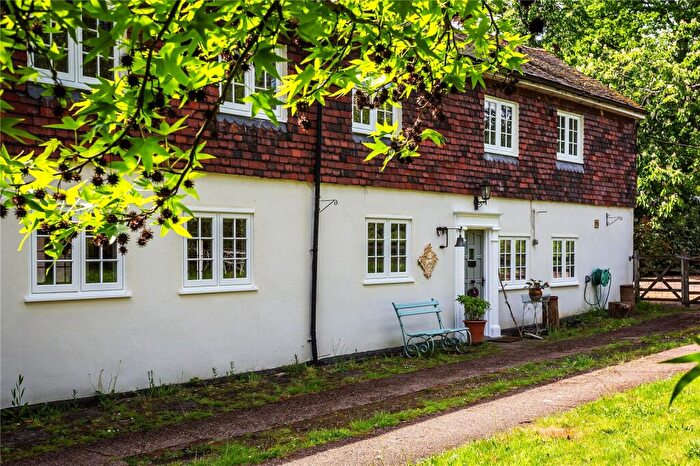 4 Bedroom Detached House To Rent In Knightons Lane, Dunsfold, Godalming, Surrey, GU8