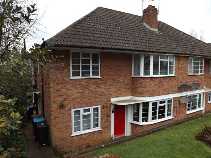 2 Bedroom Flat To Rent In Barfields, Bletchingley, RH1