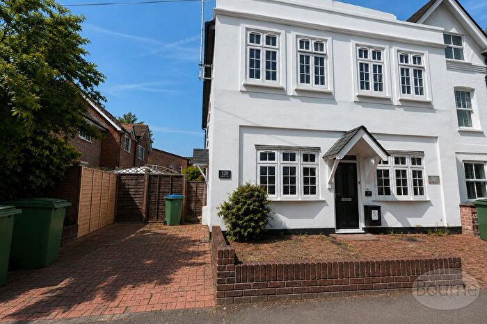 1 Bedroom Flat To Rent In Anyards Road, Cobham, Surrey, KT11