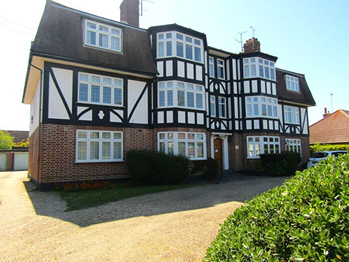 3 Bedroom Flat To Rent In Eton Road, Frinton-On-Sea, CO13