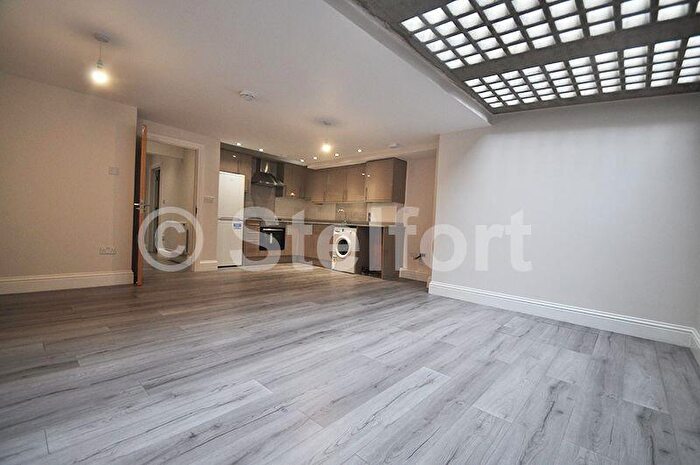 4 Bedroom Apartment To Rent In Grafton Road, London, NW5