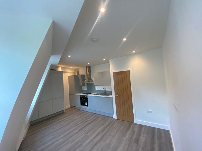 1 Bedroom Flat To Rent In The Broadway, Wimbledon, SW19