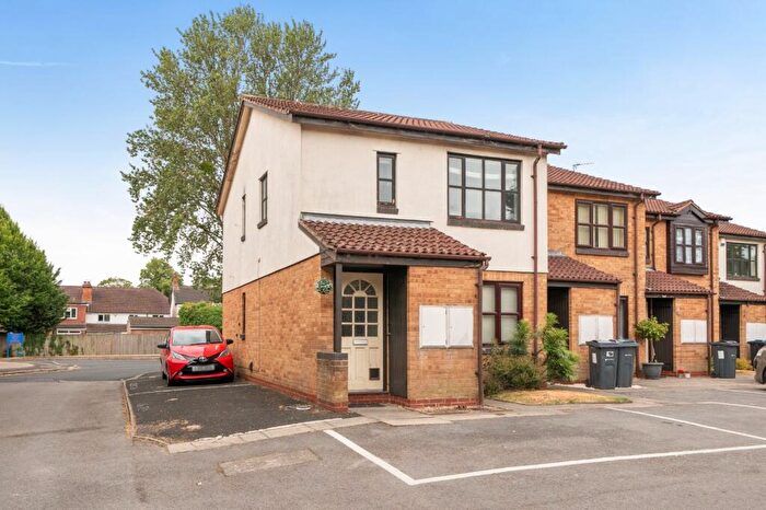 1 Bedroom Maisonette For Sale In Pembroke Way, Birmingham, West Midlands, B28
