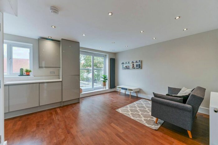2 Bedroom Flat To Rent In Norbury Court Road, Norbury, London, SW16