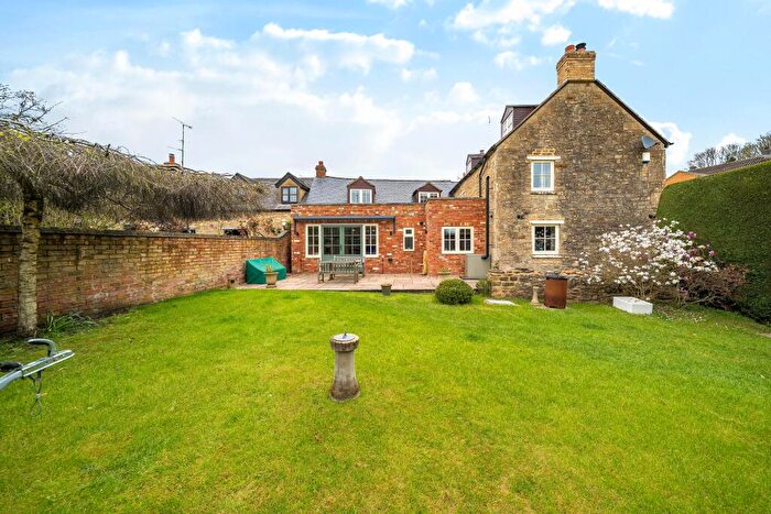 4 Bedroom Cottage For Sale In Kettle End, Lois Weedon, NN12