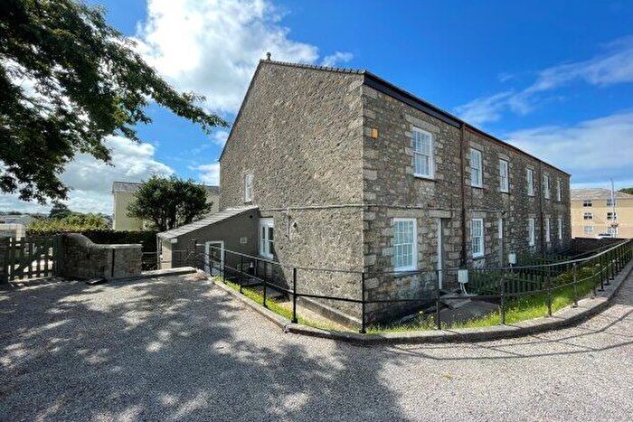 4 Bedroom Property To Rent In Fore Street, Pool, Redruth, TR15