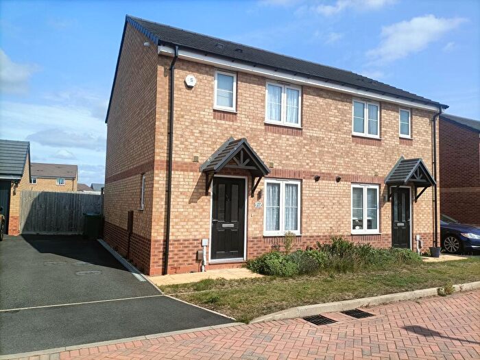 3 Bedroom House To Rent In Till View, Stafford., ST16
