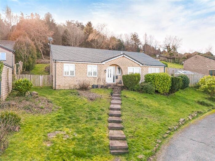 3 Bedroom Detached House For Sale In Heys Gardens, Thongsbridge, Holmfirth, HD9