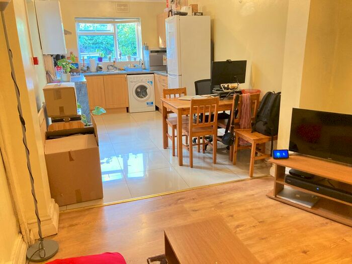 1 Bedroom Flat To Rent In Very Near Craven Road Area, Ealing Broadway West, W5