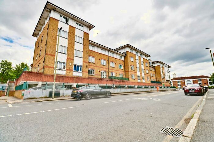 2 Bedroom Flat To Rent In Homesdale Road, Bromley, BR2