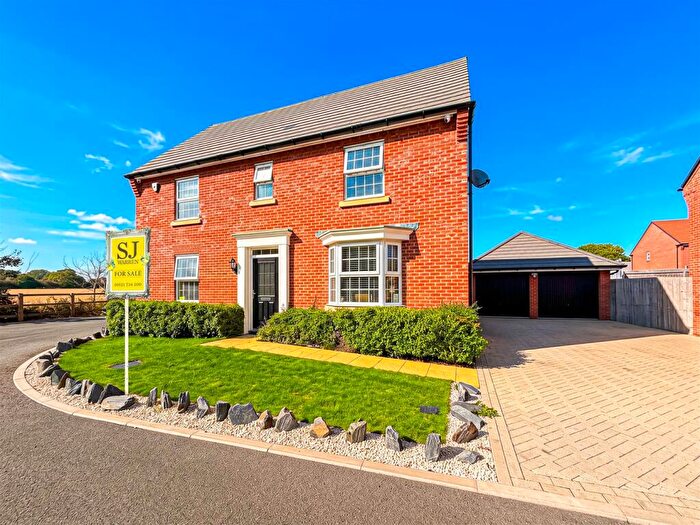 4 Bedroom Detached House For Sale In Benson Close, Burnham-On-Crouch, CM0