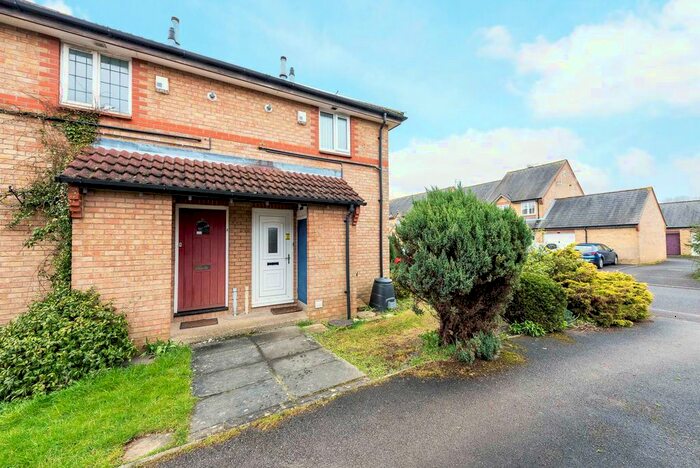 1 Bedroom Terraced House To Rent In Canterbury Close, Banbury, Oxfordshire, OX16