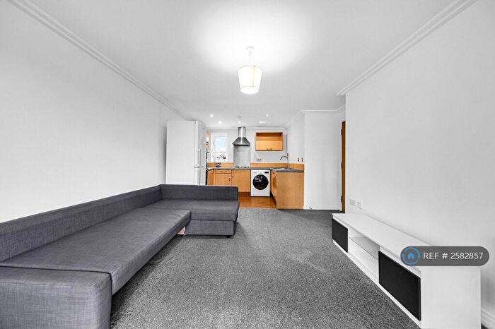 2 Bedroom Flat To Rent In Hewetts Quay, Barking, IG11
