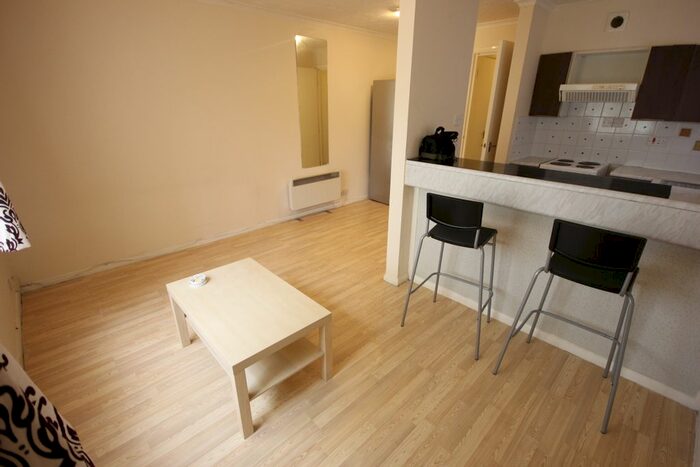 1 Bedroom Flat To Rent In Grace Close, Pavilion Way, Burnt Oak, Edgware, HA8