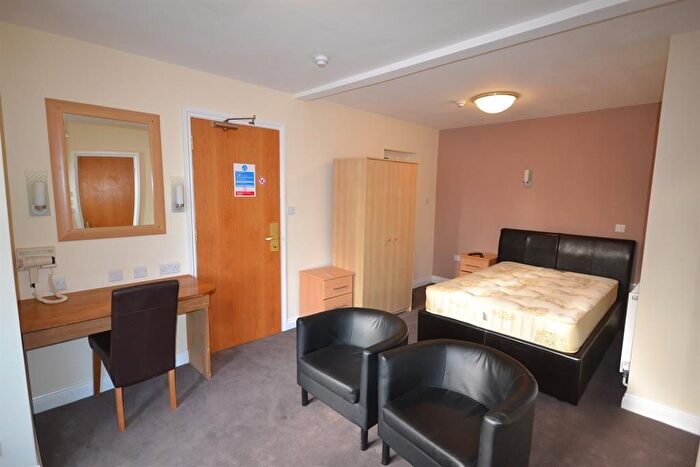 Studio To Rent In London Road, Reading, RG1