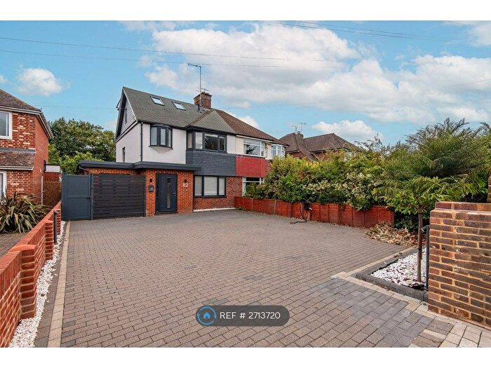 5 Bedroom Semi-Detached House To Rent In Chesswood Road, Worthing, BN11