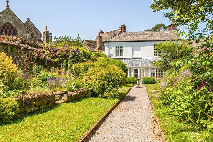 3 Bedroom Semi-Detached House For Sale In Newton Square, Bampton, Tiverton, EX16