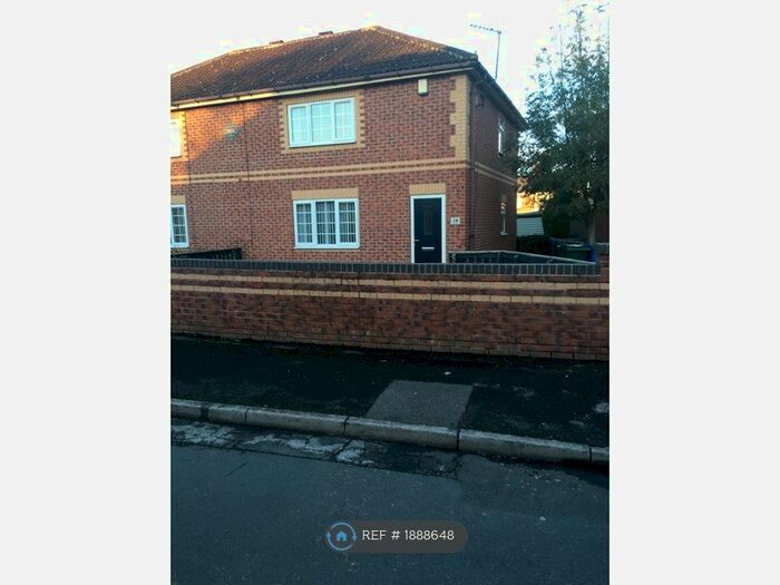 3 Bedroom Semi-Detached House To Rent In Corona Drive, Thorne, Doncaster, DN8