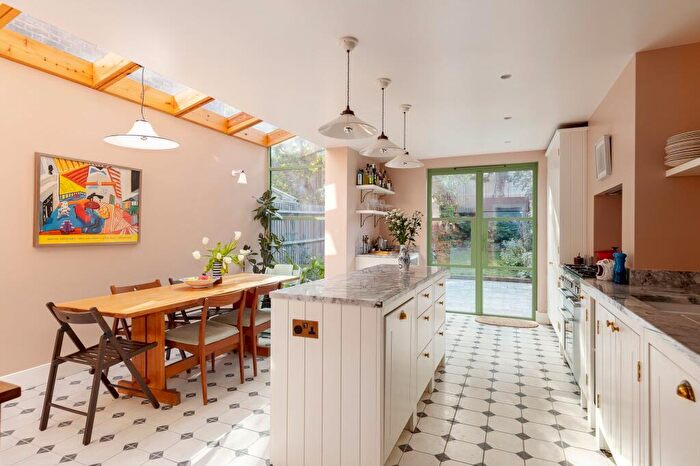 5 Bedroom Terraced House For Sale In Moncrieff Street, London, SE15