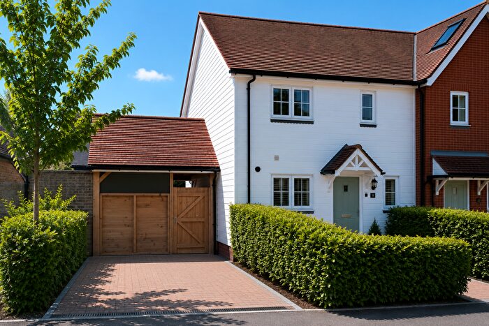 2 Bedroom Semi-Detached House For Sale In Cranford Road, Allington, ME16